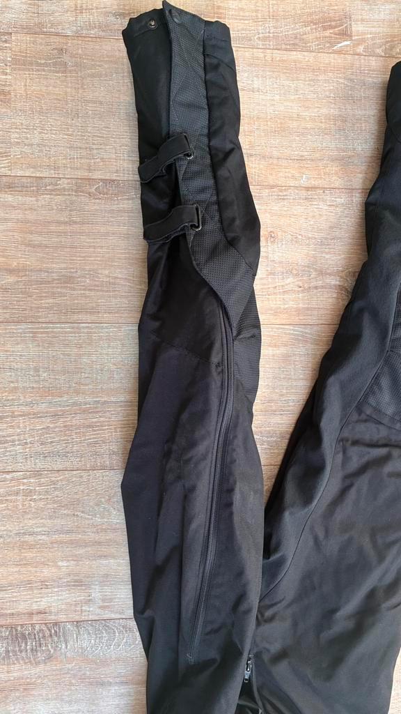 Pantalon moto femme, hivers taille S, Motos, Vêtements | Vêtements de moto, Pantalon | textile, Femmes, Seconde main, Enlèvement ou Envoi