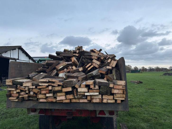 Brandhout; balken, juffers, kepers - prijs verlaagd, Tuin en Terras, Brandhout, Blokken, Overige houtsoorten, 6 m³ of meer, Ophalen of Verzenden