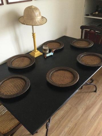 8 sous assiettes beschikbaar voor biedingen