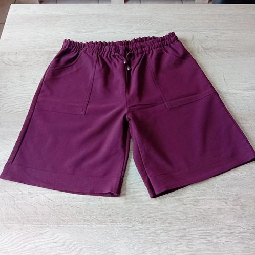 Bordeauxrode shorts [elastische taille] [maat 38/40] voor da, Kleding | Dames, Broeken en Pantalons, Zo goed als nieuw, Maat 38/40 (M)