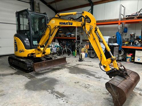 Komatsu pc27, nieuwe rupsen. 3,1T, Zakelijke goederen, Machines en Bouw | Kranen en Graafmachines, Ophalen