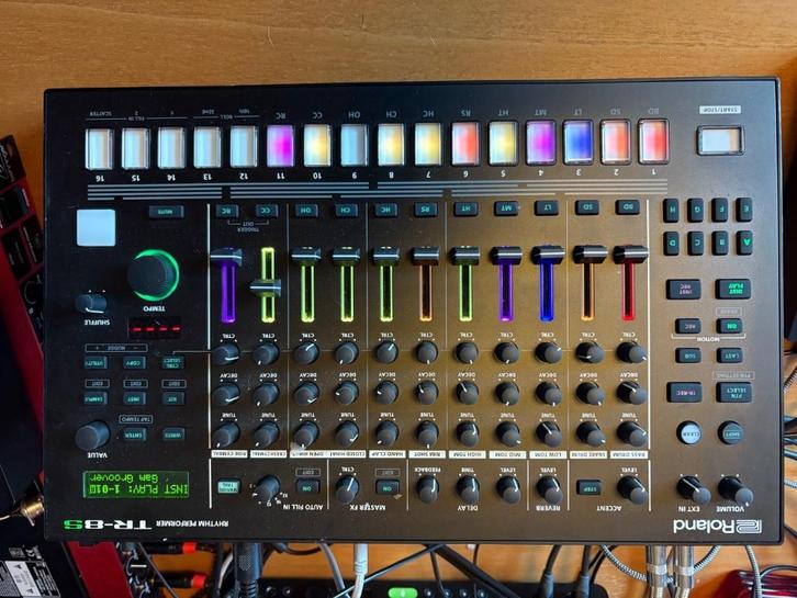 Roland TR-8S, Muziek en Instrumenten, Drumcomputers, Zo goed als nieuw, Roland, Ophalen