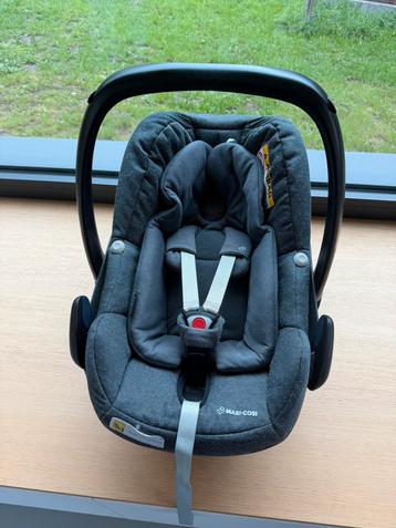 Maxi-cosi Pebble Plus + isofix beschikbaar voor biedingen