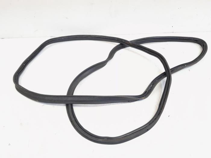 Joint caoutchouc hayon d'un Audi Q5, Autos : Pièces & Accessoires, Carrosserie & Tôlerie, Audi, Utilisé, 3 mois de garantie, Enlèvement ou Envoi