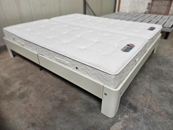Auping Auronde 180 x 200 cm bed met Pullman matrassen beschikbaar voor biedingen