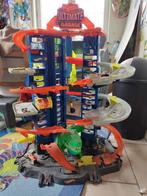 Autogarage hotwheels met autootjes, Kinderen en Baby's, Ophalen, Zo goed als nieuw