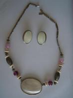 Set - Halssnoer en oorbellen met parelmoer- 1928, Ophalen of Verzenden, Zo goed als nieuw, Overige kleuren, Overige materialen