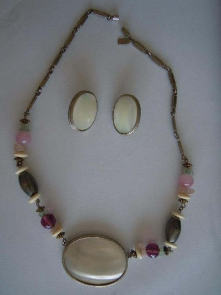 Set - Halssnoer en oorbellen met parelmoer- 1928, Handtassen en Accessoires, Kettingen, Zo goed als nieuw, Overige materialen