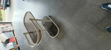 Roltafel gelakt in nieuwe staat. Jaren 80 dus heel in trek beschikbaar voor biedingen