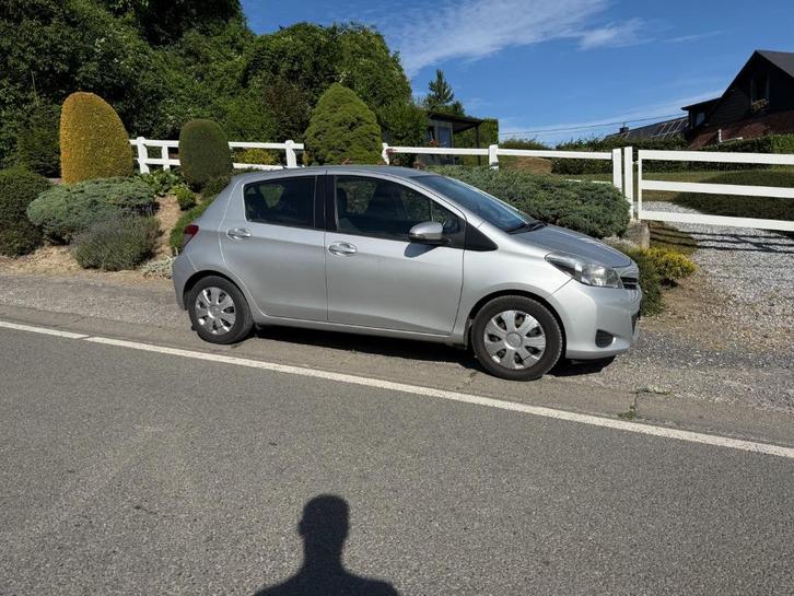 Toyota Yaris 1.33 essence Automatique, Auto's, Toyota, Bedrijf, Te koop, Yaris, ABS, Airbags, Airconditioning, Bluetooth, Boordcomputer