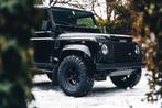 Defender 90 TD5 // FULL BLACK // LED, Stof, Zwart, Dealer onderhouden, SUV of Terreinwagen