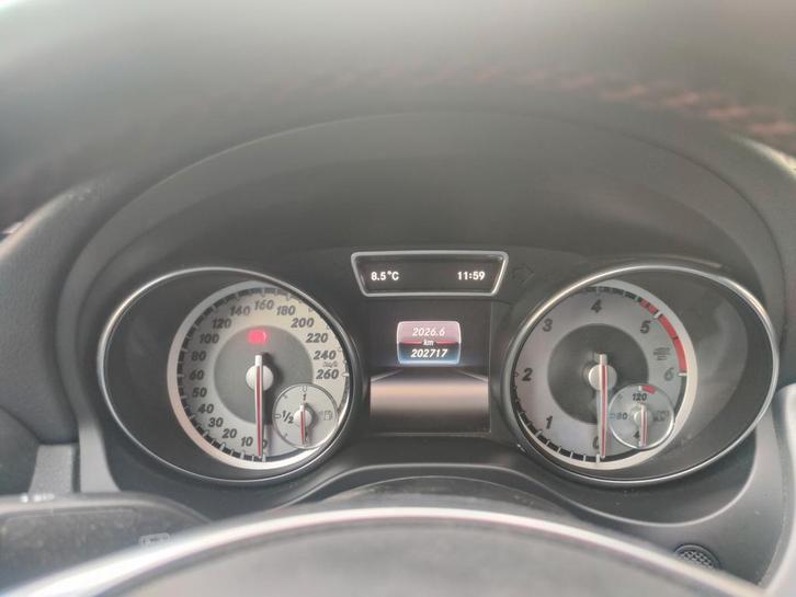 Mercedes CLA 200d AMG Line à vendre, Autos, Autos Autre, Particulier, Toit panoramique, Enlèvement