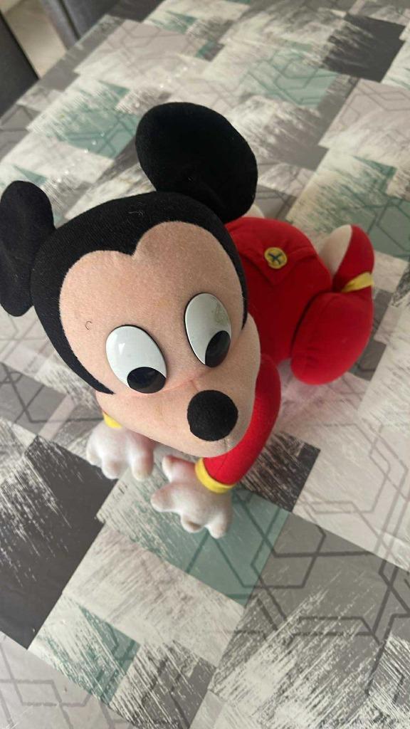 Disney kruipende Mickey van 1995, Verzamelen, Disney, Gebruikt, Knuffel, Mickey Mouse, Ophalen of Verzenden
