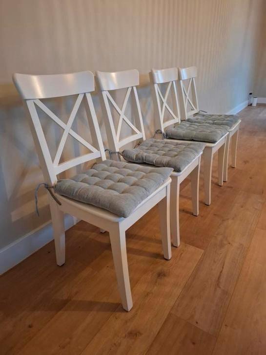 4 chaises blanches de salle à manger/cuisine ensemble 19,99€, Maison & Meubles, Chaises, Utilisé, Quatre, Bois, Blanc, Enlèvement