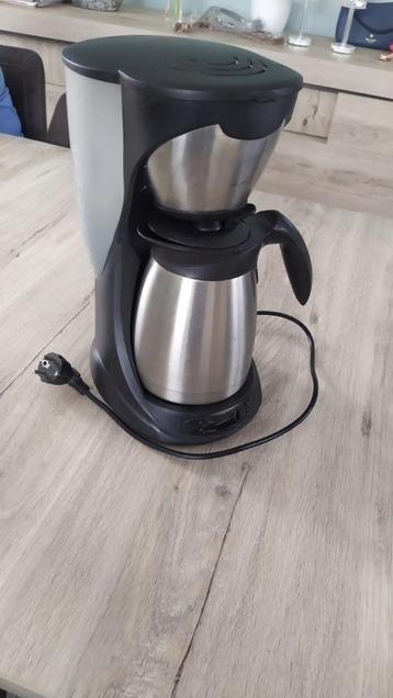 Percolator/thermoskan met 10 kopjes beschikbaar voor biedingen