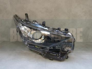 Koplamp Toyota Auris 2 II FACELIFT 15-18 81110-02K30 RECHTS  beschikbaar voor biedingen