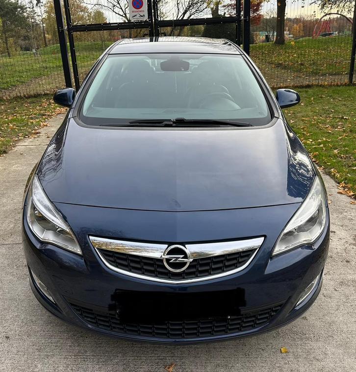 Opel astra 2011 benzine automaat 91.000km full option, Auto's, Opel, Bedrijf, Astra, ABS, Airbags, Airconditioning, Alarm, Bluetooth