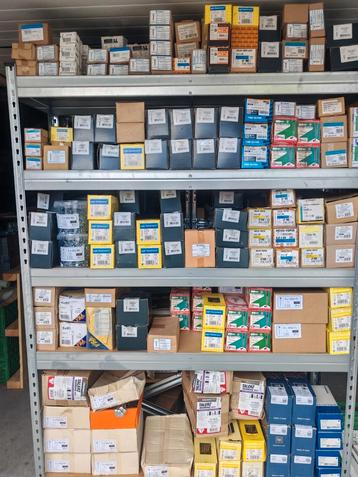Visserie vis à bois pozi torx 10 euros le kilo  beschikbaar voor biedingen