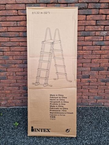 Zwembadladder intex NIEUW IN DOOS beschikbaar voor biedingen