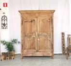 Antieke 18de eeuwse linnenkast in geloogde eik H 192 B 145, Antiek en Kunst, Ophalen