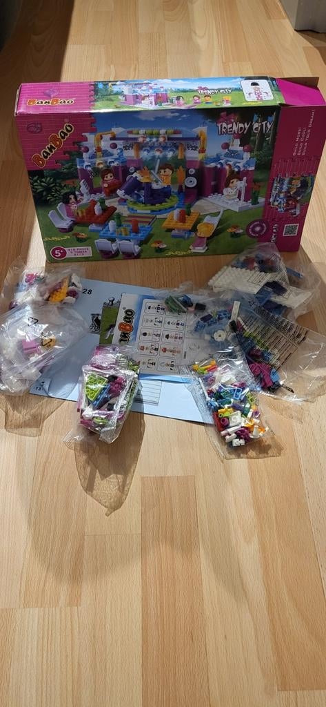 Nieuw banbao blokjes trendy city pop podium 6113, Kinderen en Baby's, Speelgoed | Bouwstenen, Ophalen