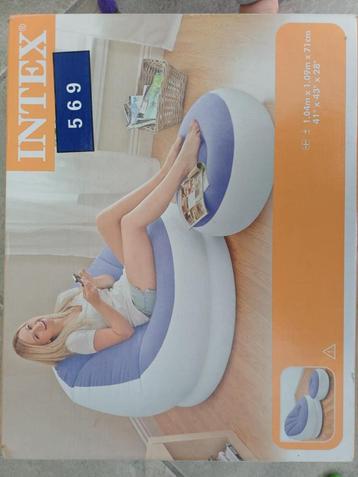 Opblaasbare fauteuil met voetsteun beschikbaar voor biedingen
