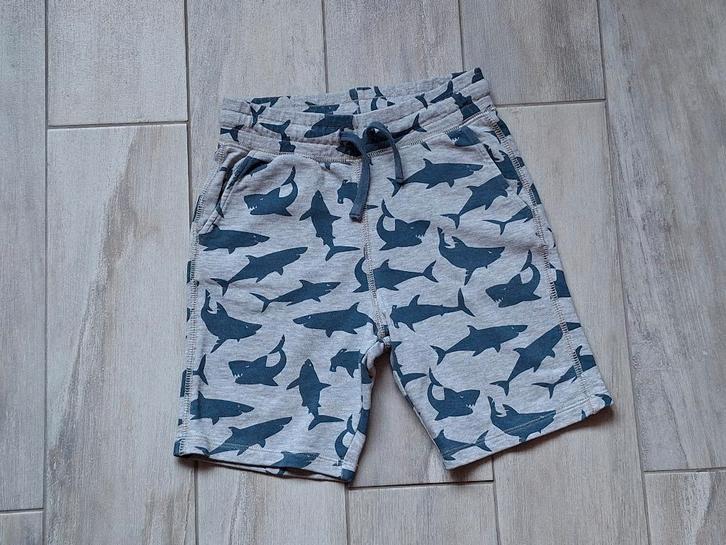 ★ M122/128 - Korte broek shark, Kinderen en Baby's, Kinderkleding | Maat 122, Zo goed als nieuw, Jongen, Broek, Ophalen of Verzenden