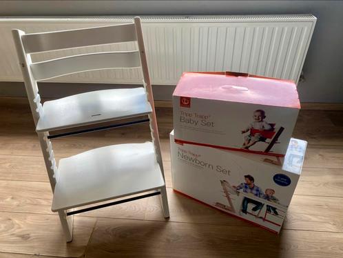 Witte Stokke Tripp Trapp stoel met babyset & newborn set, Kinderen en Baby's, Kinderstoelen, Gebruikt, Ophalen