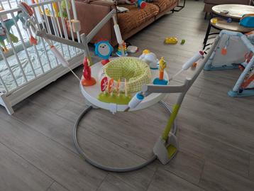 Skip Hop Bouncer activiteitentafel voor baby, bungee beschikbaar voor biedingen