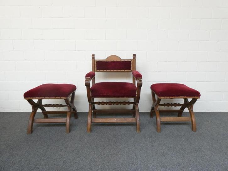 Driestel stoelen voor priester en diakens, Antiek en Kunst, Antiek | Religieuze voorwerpen, Ophalen