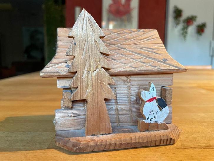 Petite tirelire en bois, Verzamelen, Spaarpotten, Nieuw, Object of Gebouw, Hout, Ophalen of Verzenden