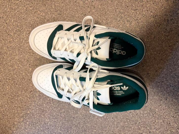 Adidas sneakers – Zo goed als nieuw + originele doos, Kleding | Heren, Schoenen, Zo goed als nieuw, Sneakers, Wit, Ophalen of Verzenden