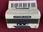 Mooie Accorleoni accordeon . 80 bas . 3 korig ., Muziek en Instrumenten, 80-bas, Zo goed als nieuw, Weltmeister, Met riemen