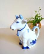 Delfts Blauw, handbeschilderd melkkannetje: zittende koe, Ophalen of Verzenden