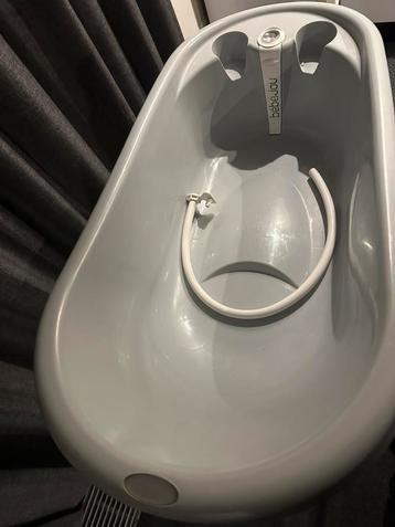 Baby bad met standaard  beschikbaar voor biedingen