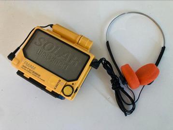 SONY WALKMAN VINTAGE SOLAR ZELDZAAM!!! Uitstekende conditie beschikbaar voor biedingen