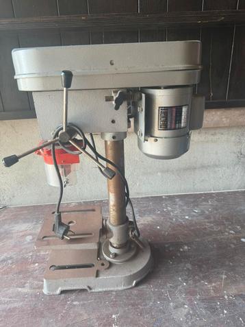 Kolomboormachine beschikbaar voor biedingen