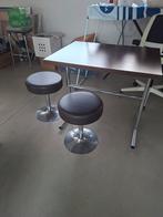 Table avec 2 tabourets pivotants, Maison & Meubles, Tabourets, Enlèvement