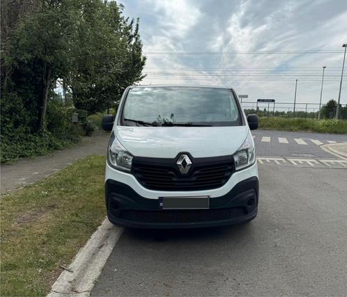 Renault Trafic L1 H1 *EURO 6 + Trekhaak*, Auto's, Bestelwagens en Lichte vracht, Particulier, Airconditioning, Bluetooth, Parkeersensor