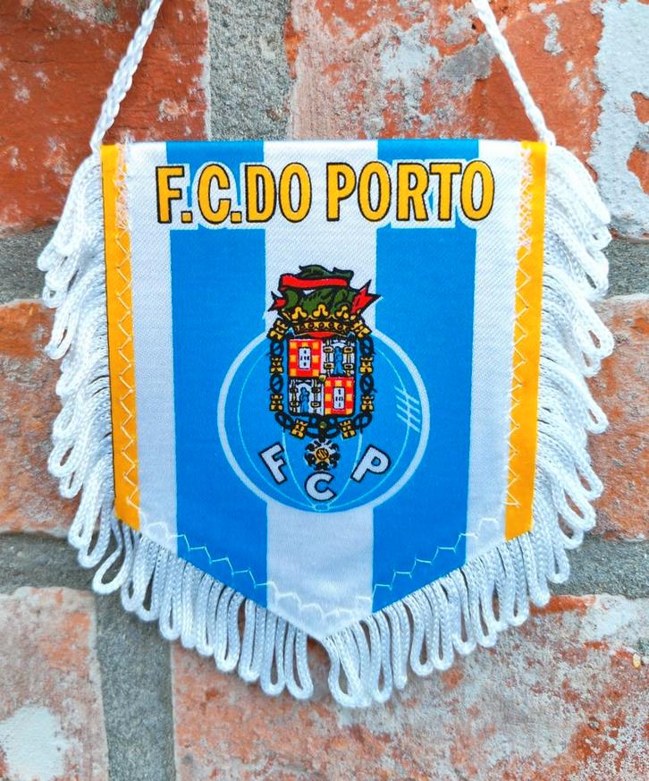 FC Porto 1982 oud logo prachtig zeldzaam vintage vaantje, Diversen, Vlaggen en Wimpels, Zo goed als nieuw, Ophalen of Verzenden