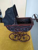 Oude poppen koets voor decoratie, Ophalen