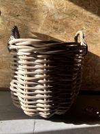 Tijdloze rotan mand, Huis en Inrichting, Woonaccessoires | Schalen en Manden, Ophalen, Overige materialen, Gebruikt, Mand