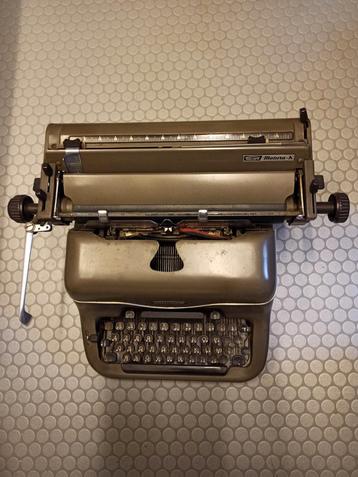 Triumph typmachine, Enlèvement