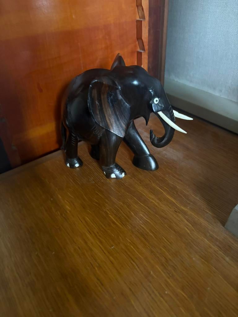 Decoratieve olifant in tropisch hardhout, Verzamelen, Dierenverzamelingen, Ophalen, Nieuw
