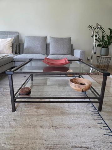 Glazen salontafel 90x90 beschikbaar voor biedingen