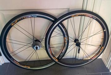 Racefiets wielset Rolf vector beschikbaar voor biedingen