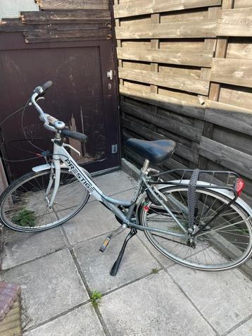Damesfiets beschikbaar voor biedingen