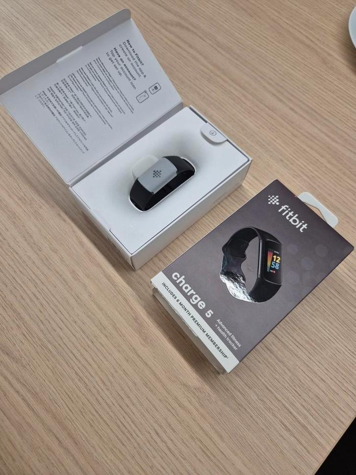 Fitbit Charge 5 noir neuf et inutilisé + GPS + Stressmeti, Bijoux, Sacs & Beauté, Montres de sport, Neuf, Noir, Distance, Bandage calorique