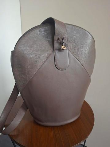 Unieke, vintage schoudertas "Delvaux" met spiegel beschikbaar voor biedingen