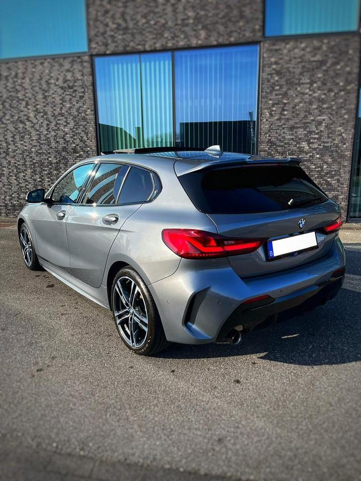 BMW 118i M | Pano | Stuur En Zetelverwarming | 30.000 km, Auto's, BMW, Particulier, 1 Reeks, 360° camera, ABS, Achteruitrijcamera